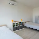 Beautiful 3 Bedroom In Lisbon South Bay * Almada