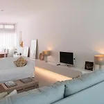 Beautiful 3 Bedroom In Lisbon South Bay * אלמאדה