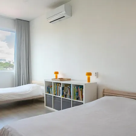 Beautiful 3 Bedroom In Lisbon South Bay Сasa de vacaciones *