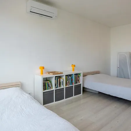 Beautiful 3 Bedroom In Lisbon South Bay * Almada