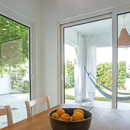 Beautiful 3 Bedroom In Lisbon South Bay Сasa de vacaciones *
