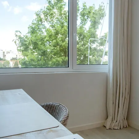 Beautiful 3 Bedroom In Lisbon South Bay *