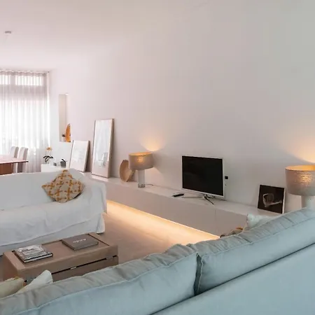 Beautiful 3 Bedroom In Lisbon South Bay * Almada