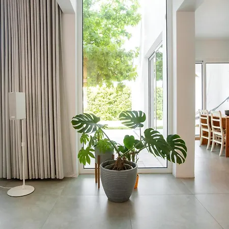 Beautiful 3 Bedroom In Lisbon South Bay * Almada