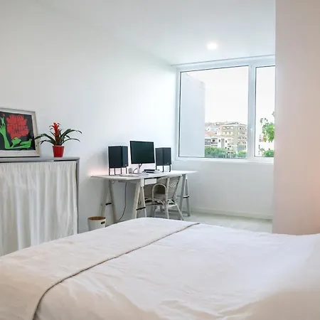 Beautiful 3 Bedroom In Lisbon South Bay Almada