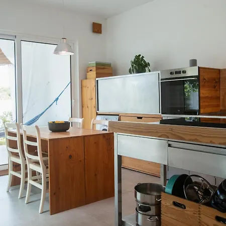 Beautiful 3 Bedroom In Lisbon South Bay Сasa de vacaciones Almada