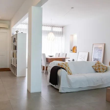 Beautiful 3 Bedroom In Lisbon South Bay * Almada