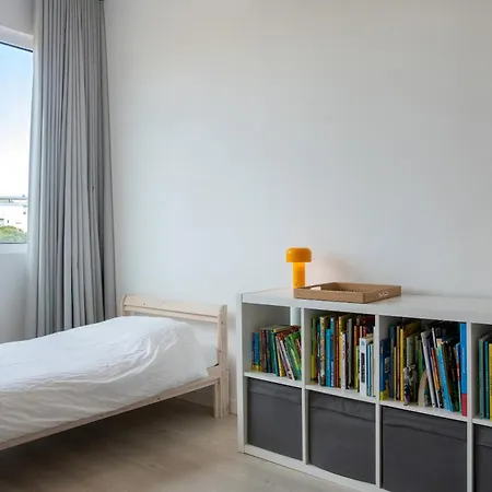 Beautiful 3 Bedroom In Lisbon South Bay Сasa de vacaciones *