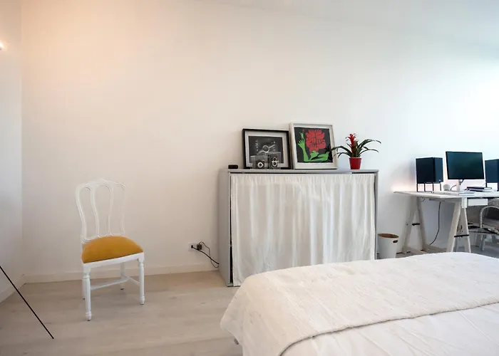 Beautiful 3 Bedroom In Lisbon South Bay * Almada