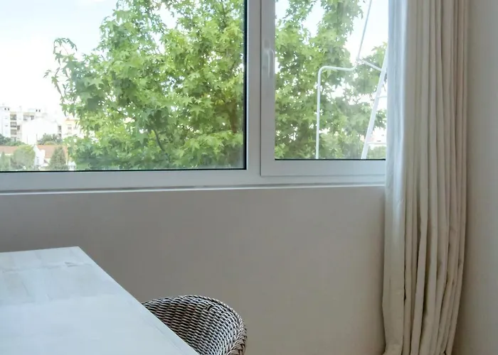 Beautiful 3 Bedroom In Lisbon South Bay *