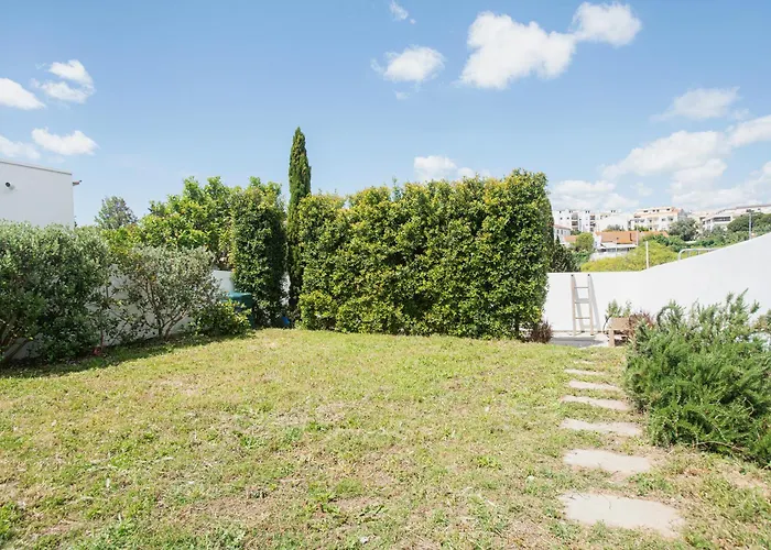 Beautiful 3 Bedroom In Lisbon South Bay Almada